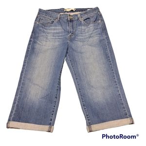 Levi denim capri's, size 10.